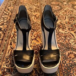 Jill Sanders Navy Black Platform Sandals (size 8)